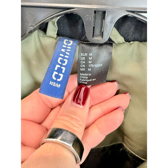 H&M Divided Triple Black Men's Olive & Black Puffer Jacket - Size M - Picture 2 of 5